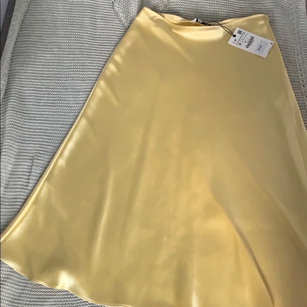 Zara Yellow Satin Midi Skirt NWT
